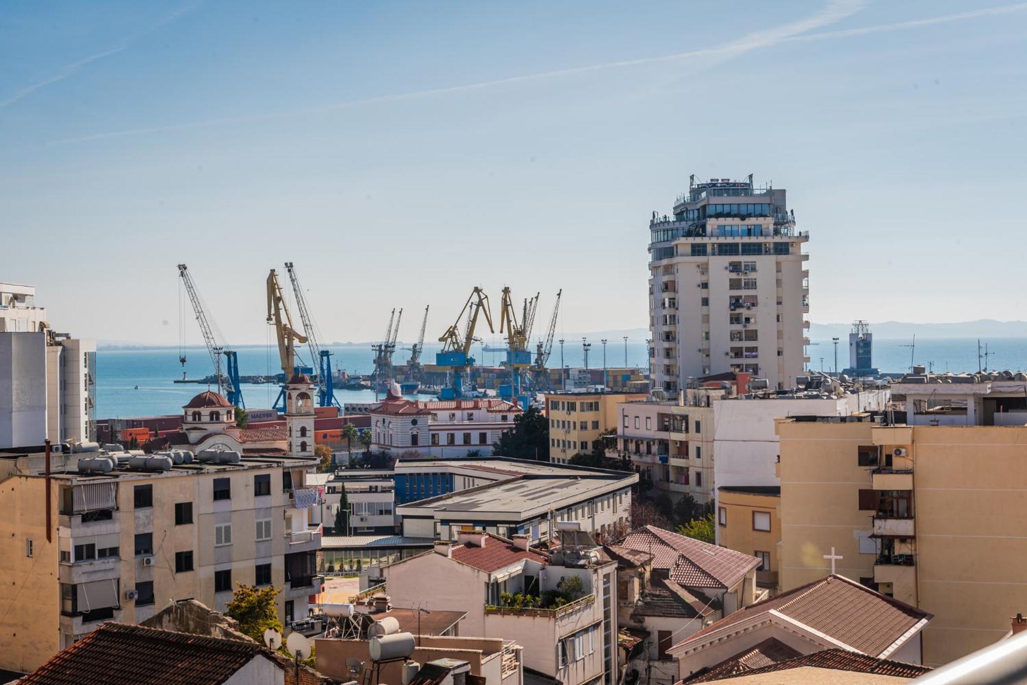 Main Square Apartment Durrës Kültér fotó