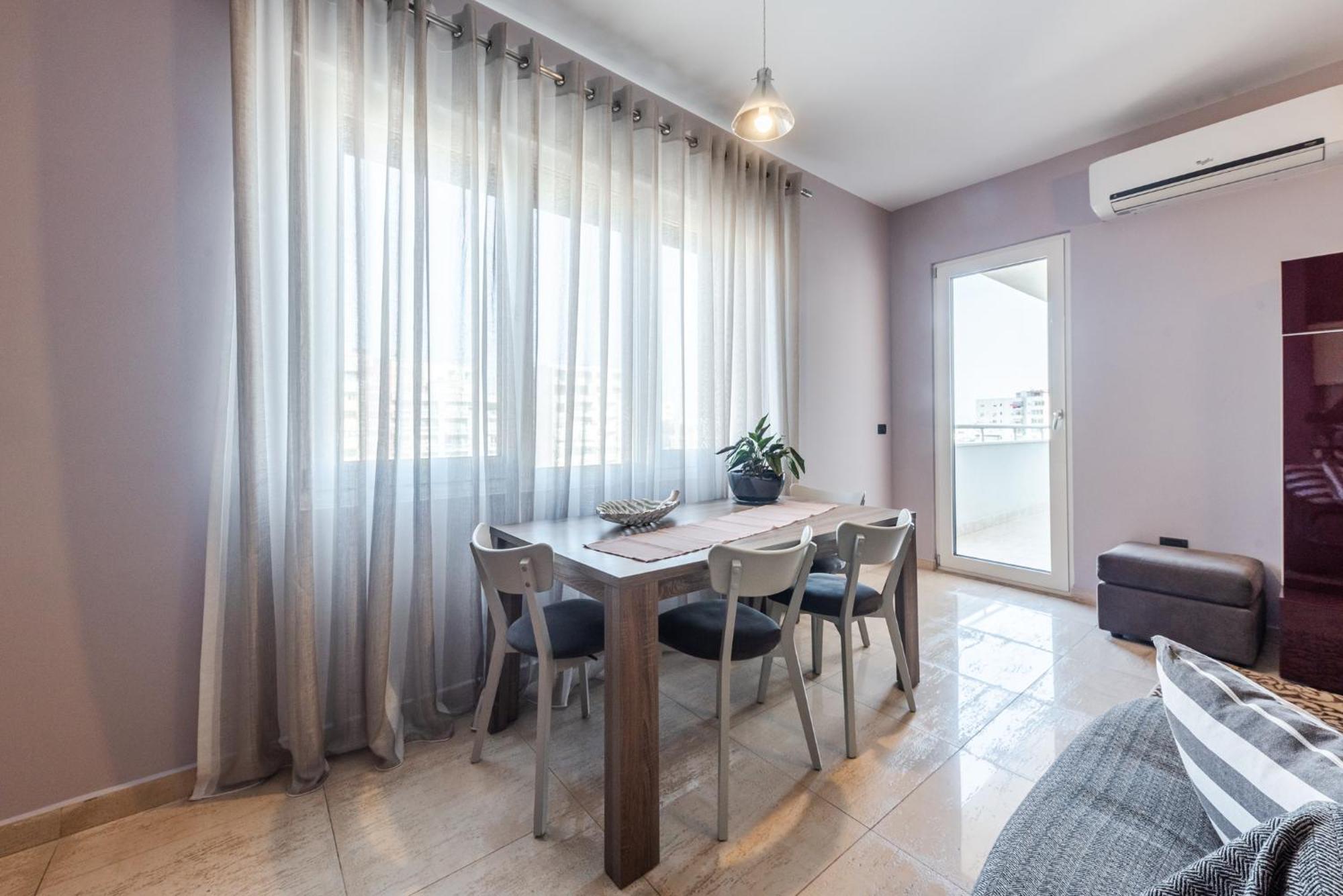 Main Square Apartment Durrës Kültér fotó